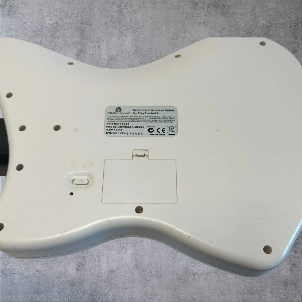 RedOctane Guitar Hero Wireless Guitar PS2 White Untested 95025